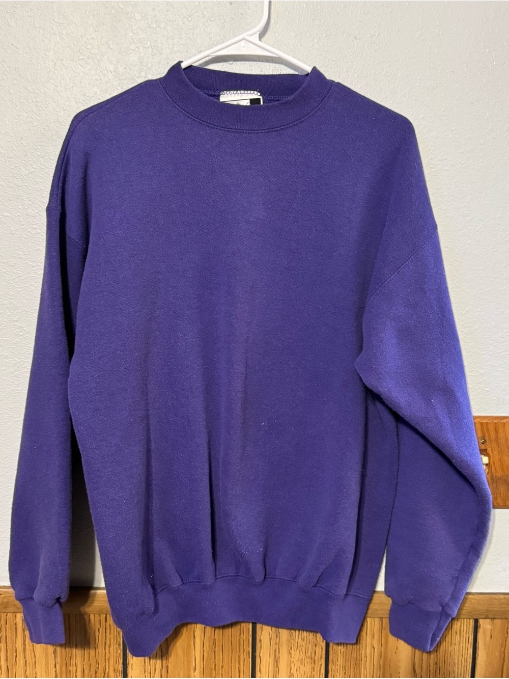 PUMA Classic Purple Crewneck Sweatershirt unisex LARGE plain